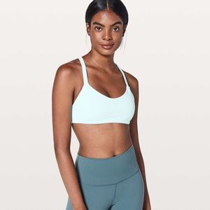 EUC lululemon Love Knot bra Sz 4 aquamarine